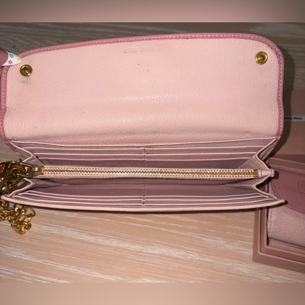 Miu Miu Pre-loved Pink Leather Clutch with Gold Chain with Matching Key Holder - Picture 10 of 16